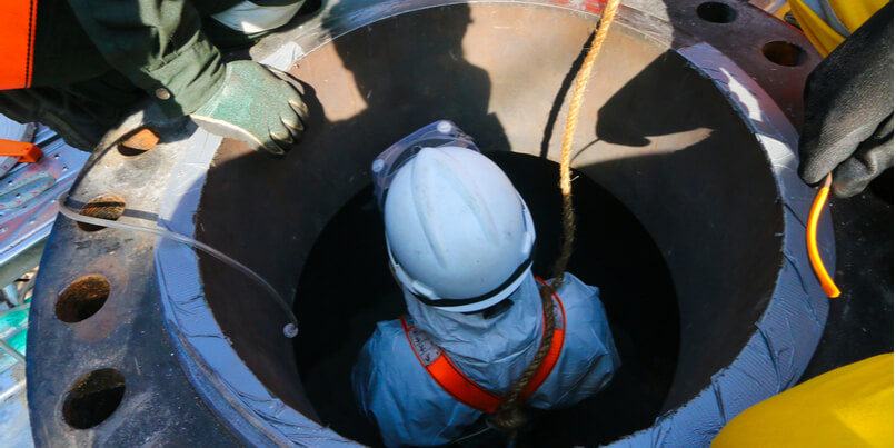 The risks of oxygen deficiency & oxygen enrichment in confined spaces